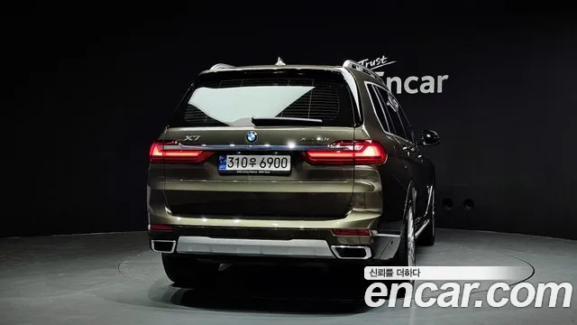 BMW X7 — Фото автомобиля 4