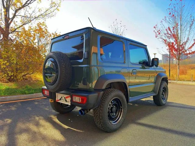 Suzuki Jimny — Фото автомобиля 3