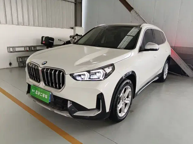 Фотография автомобиля — BMW X1