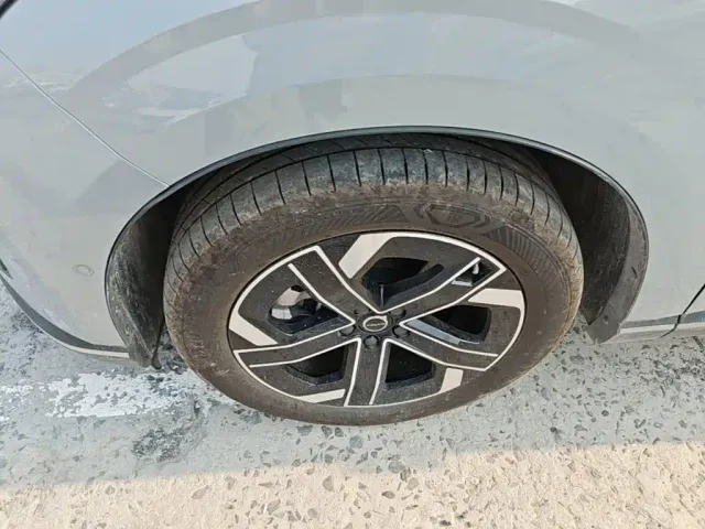 Volvo XC70 Plug-in Hybrid — Фото автомобиля 22