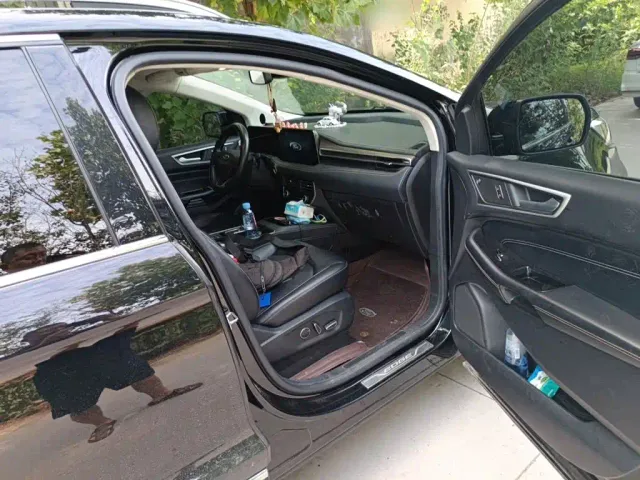 Ford Edge — Фото автомобиля 19