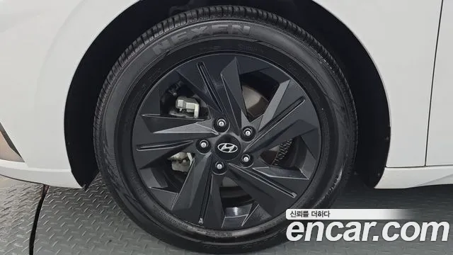 Hyundai Avante CN7 — Фото автомобиля 5