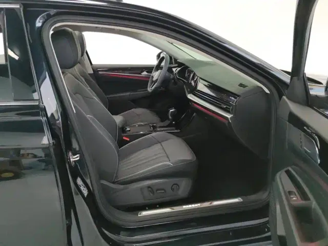 Volkswagen Passat — Фото автомобиля 8