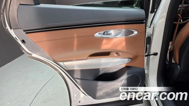 Genesis GV70 — Фото автомобиля 14