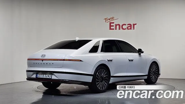 Hyundai Grandeur GN7 — Фото автомобиля 2