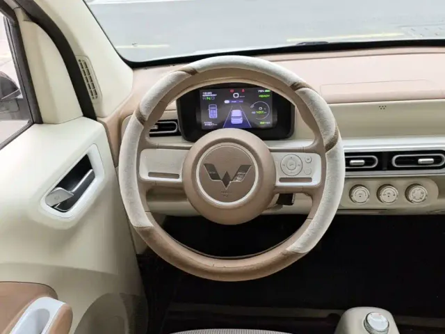 Wuling Motors Hongguang MINIEV 2024 3rd Generation 215km Youth Edition — Фото автомобиля 10