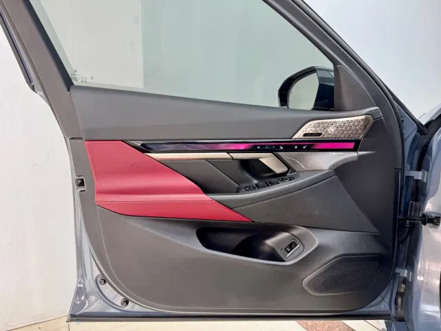 BMW 5 Series — Фото автомобиля 7