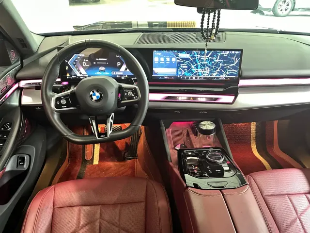 BMW 5 Series — Фото автомобиля 11
