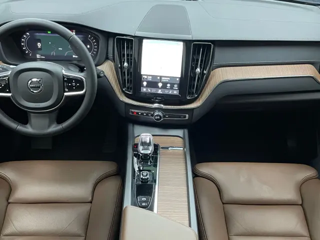 Volvo XC60 — Фото автомобиля 6