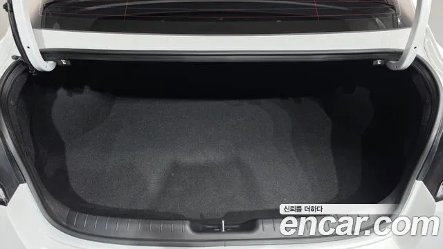 Hyundai Avante CN7 — Фото автомобиля 16