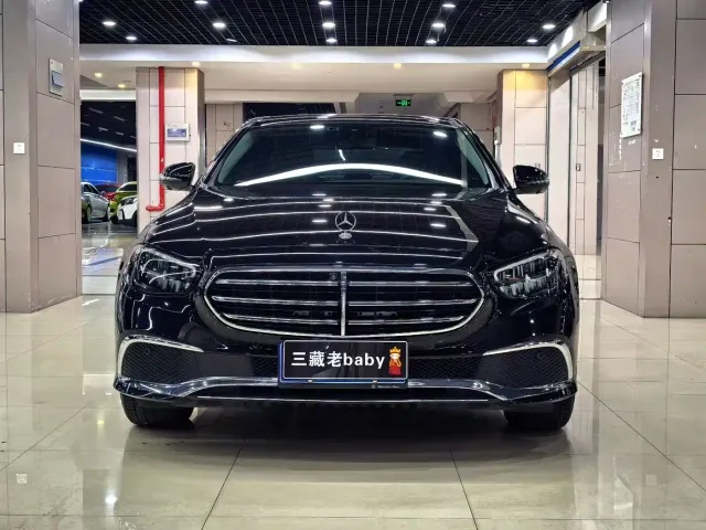 Mercedes-Benz E-Class — Фото автомобиля 2