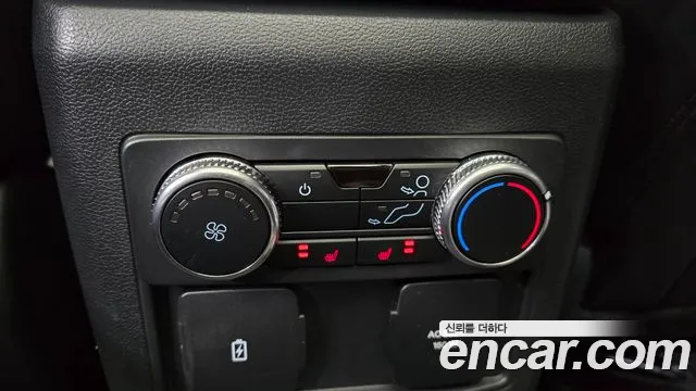 Ford Explorer Explorer 6 поколение 3.0 Platinum 4WD — Фото автомобиля 18