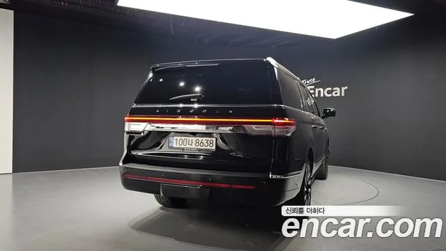 Lincoln Navigator 4th Gen — Фото автомобиля 4