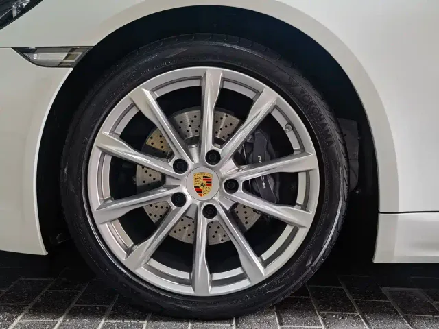 Porsche 718 — Фото автомобиля 3