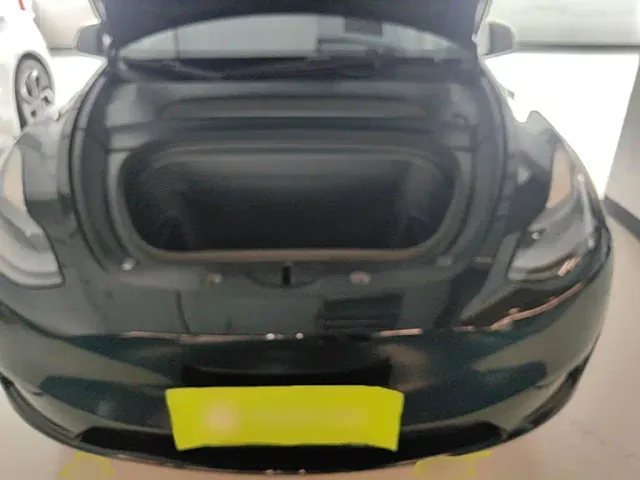 Tesla Model Y — Фото автомобиля 19