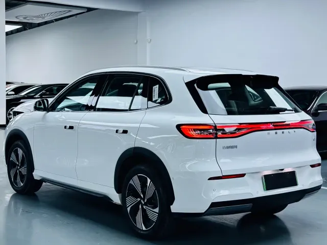 Geely Galaxy E5 — Фото автомобиля 13