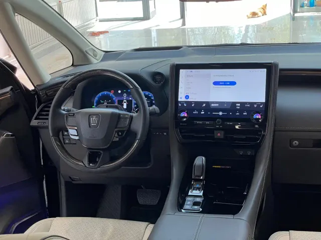 Toyota Vellfire — Фото автомобиля 25