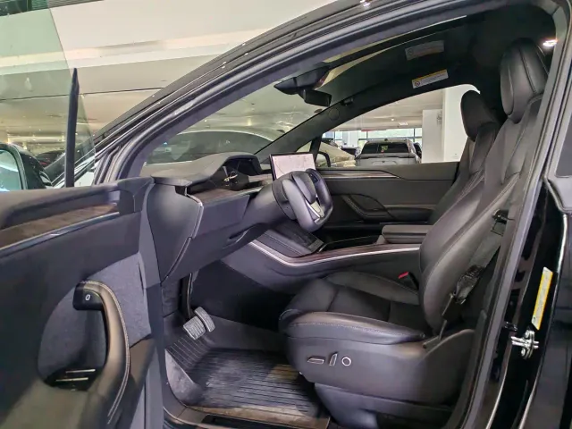 Tesla Model X — Фото автомобиля 4