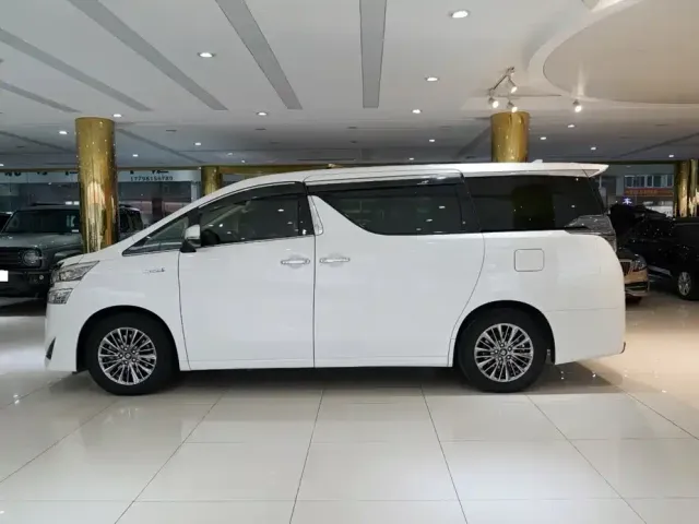 Toyota Vellfire — Фото автомобиля 18