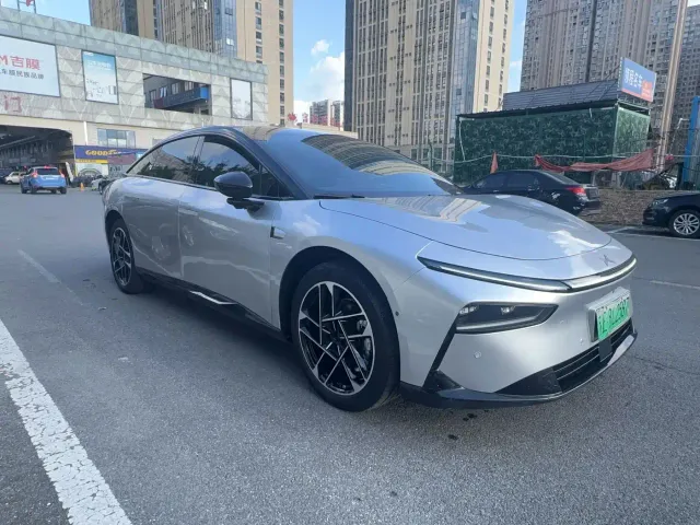 Xpeng P7+ — Фото автомобиля 3