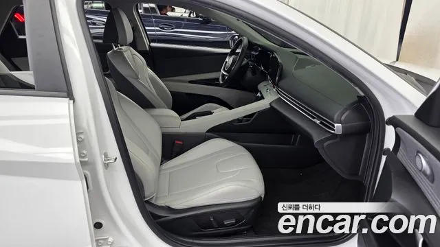 Hyundai Avante CN7 — Фото автомобиля 11