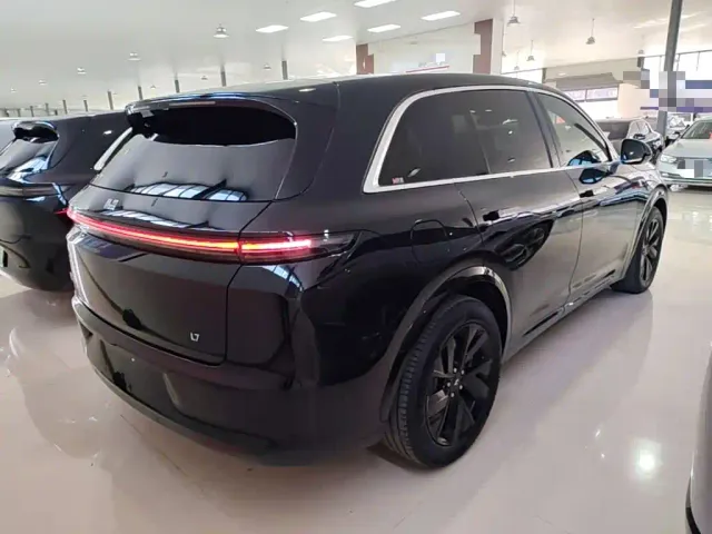 Li Auto L7 — Фото автомобиля 6