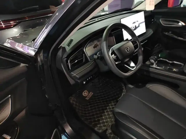 Changan CS75 — Фото автомобиля 15