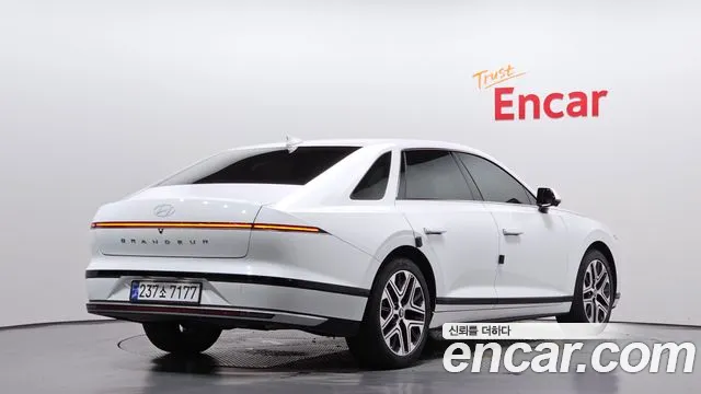 Hyundai Grandeur GN7 — Фото автомобиля 2