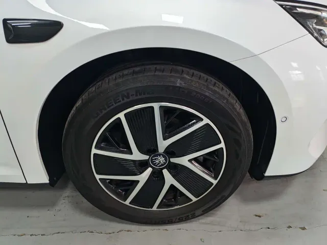 BYD Qin L — Фото автомобиля 14