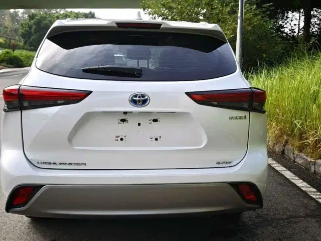 Toyota Highlander — Фото автомобиля 14