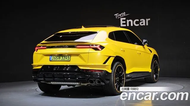Lamborghini Urus — Фото автомобиля 2