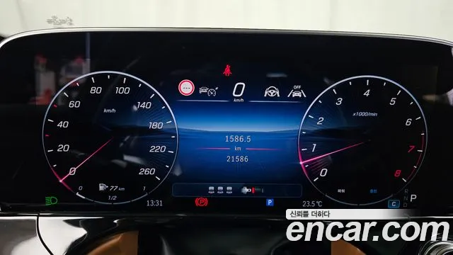 Mercedes-Benz E-Class — Фото автомобиля 11