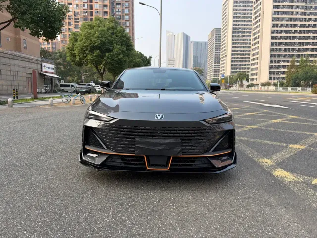 Changan UNI-V — Фото автомобиля 2