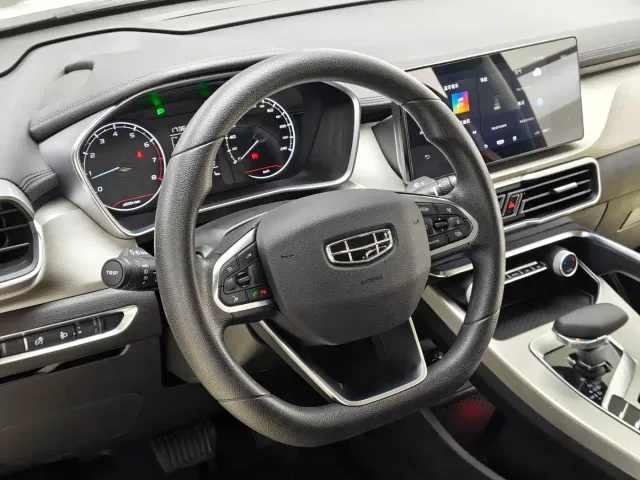 Geely Binyue — Фото автомобиля 12