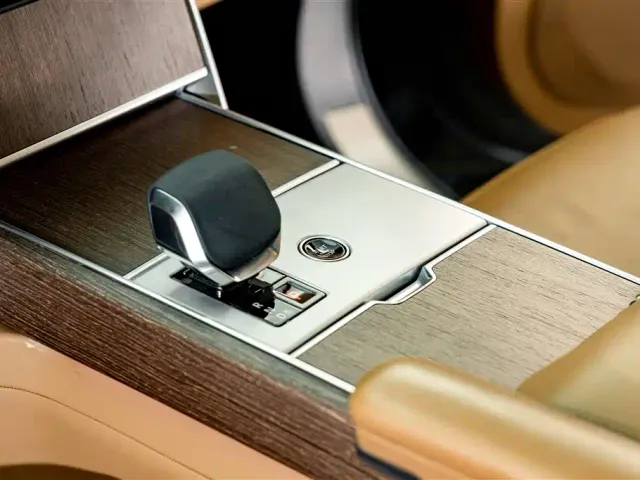 Land Rover Range Rover — Фото автомобиля 12