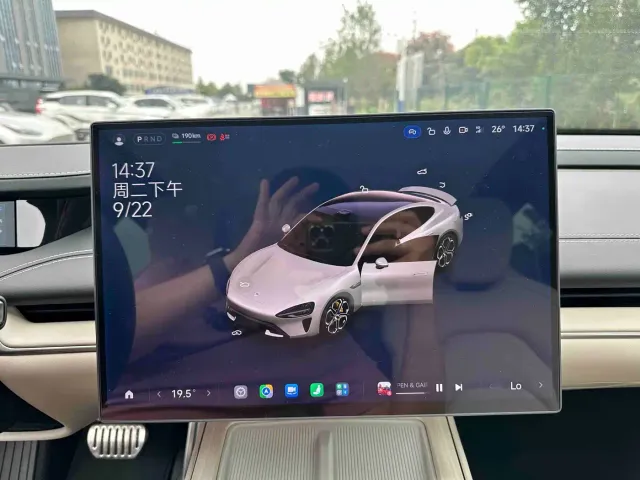 Xiaomi SU7 — Фото автомобиля 12