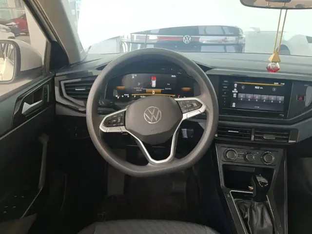 Volkswagen Lavida — Фото автомобиля 10