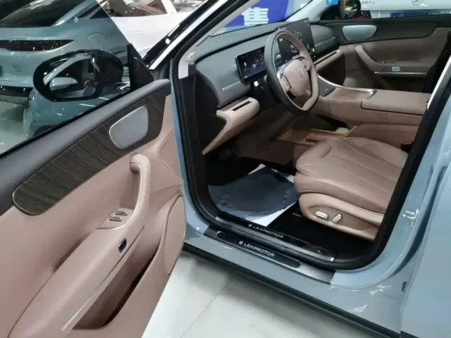 Leapmotor C11 — Фото автомобиля 15