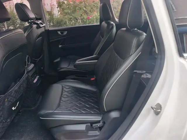 Wuling Jiachen — Фото автомобиля 14