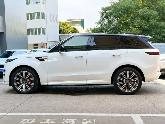 Land Rover Range Rover Sport — Фото автомобиля 4