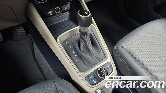 Hyundai Venue — Фото автомобиля 12