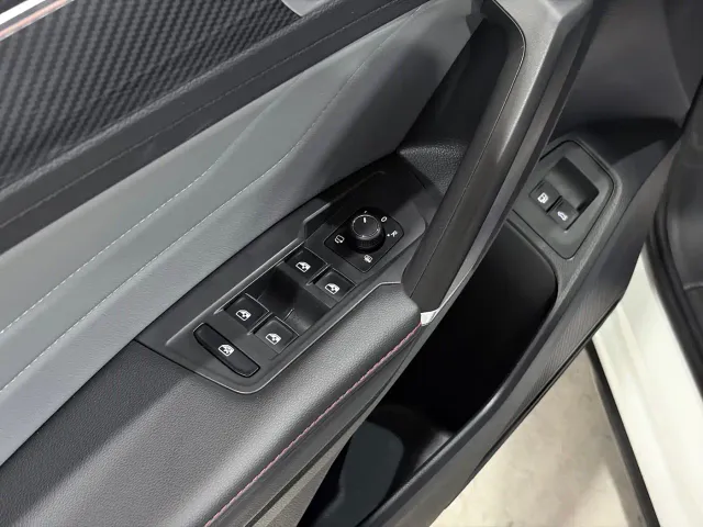 Volkswagen Tiguan L PHEV — Фото автомобиля 13