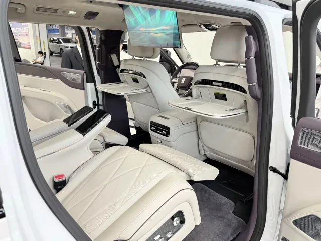 BYD U8L — Фото автомобиля 24