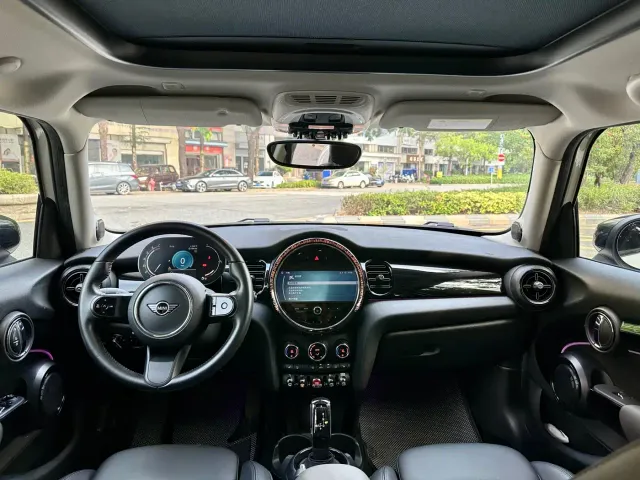 MINI Hatch — Фото автомобиля 18