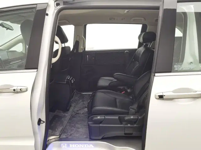 Honda Odyssey — Фото автомобиля 15