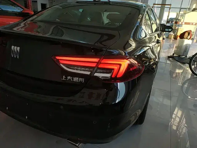 Buick Regal — Фото автомобиля 7