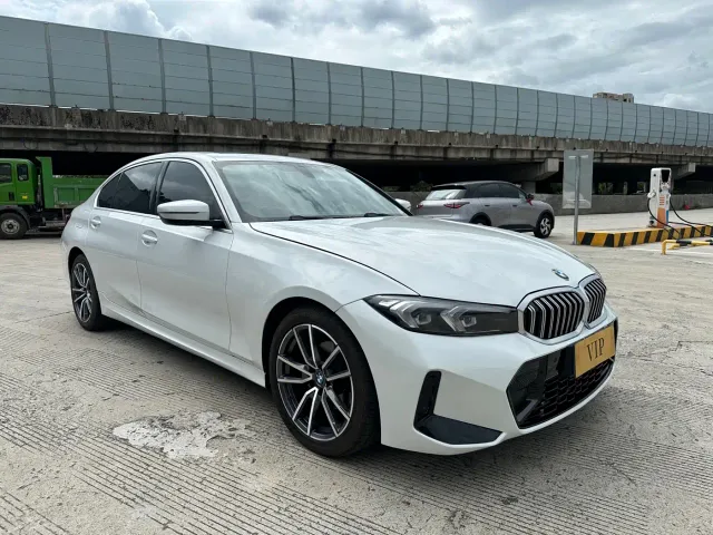 BMW 3 Series — Фото автомобиля 3