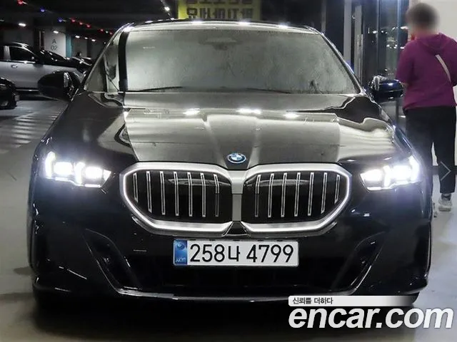 BMW 5-Series 5 серия (G60) — Фото автомобиля 2