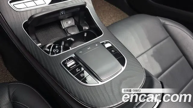 Mercedes-Benz E-Class — Фото автомобиля 28