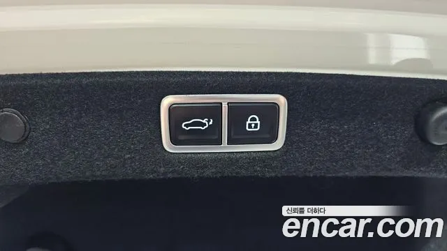 Hyundai Grandeur Grandeur (GN7) 2.5 Бензин 2WD — Фото автомобиля 17